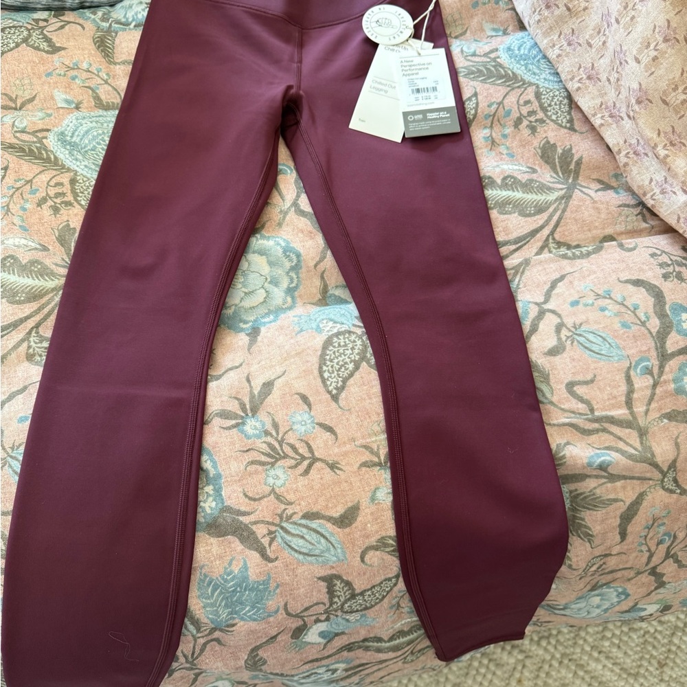 Vuori Performance Leggings in Cerise